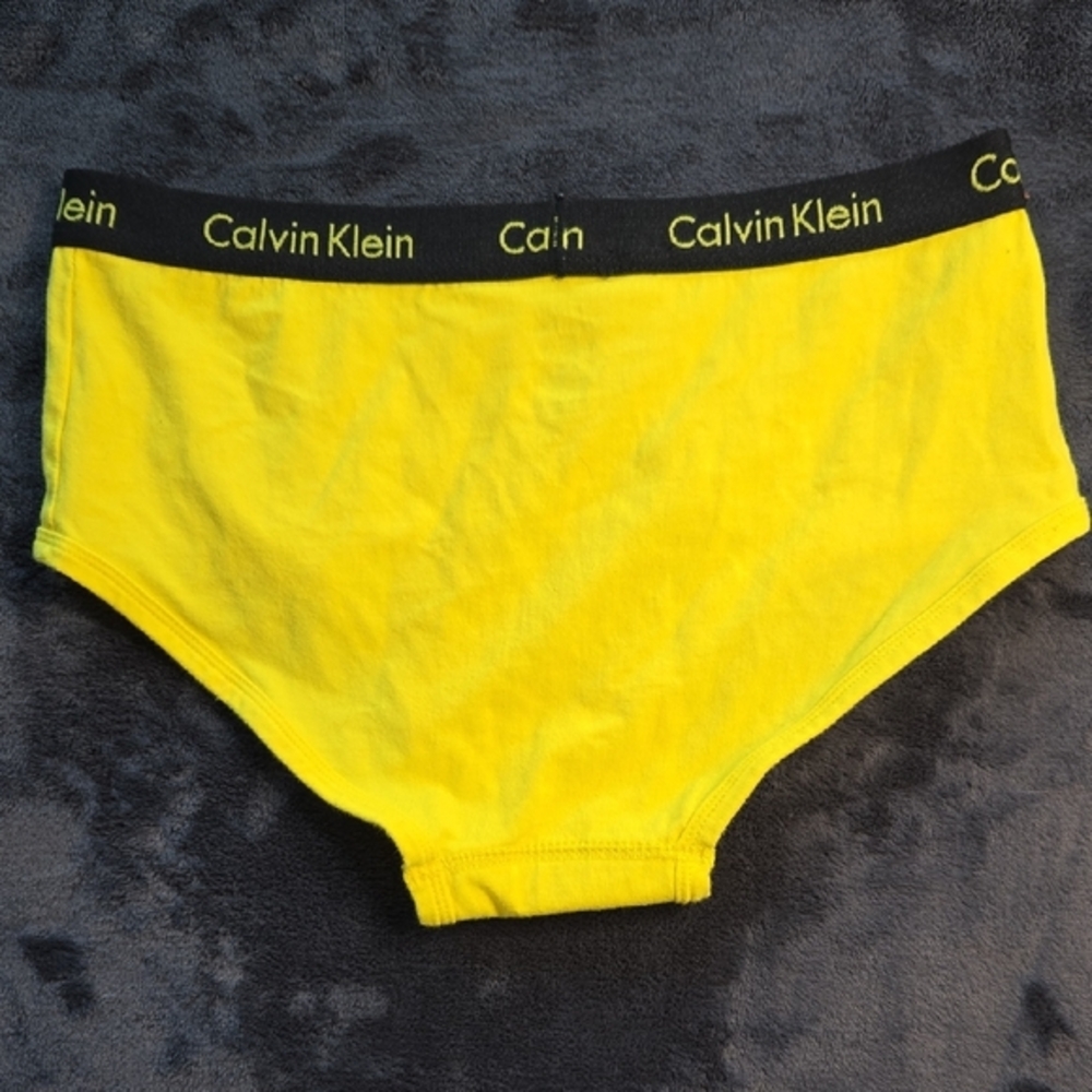 Calvin Klein Yellow Briefs with Branded Waistband - Picture 4 of 4
